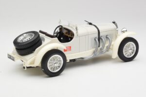 Mercedes SSKL Fehér & Krémszínű Bburago 1:18 3002-M1 Fém – 2. kép a 6-ből