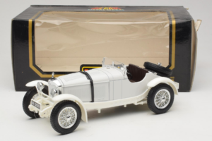 Mercedes SSKL Fehér 1931 Bburago 1:18 3002-M2 Fém – 6. kép a 6-ből