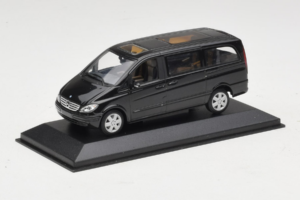 Mercedes Viano W639 Atlantis Blue Minichamps 1:43 B67871200 Fém – 2. kép a 4-ből