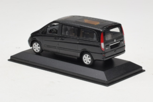 Mercedes Viano W639 Atlantis Blue Minichamps 1:43 B67871200 Fém – 3. kép a 4-ből