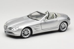 Mercedes Vision SLR Roadster Ezüst Maisto 1:18 B66962107 Fém