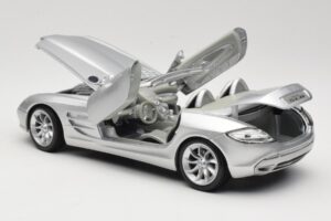 Mercedes Vision SLR Roadster Ezüst Maisto 1:18 B66962107 Fém – 5. kép a 8-ből