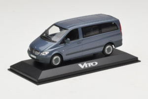 Mercedes Vito W638 Lugano Grey Minichamps 1:43 B67871201 Fém – 2. kép a 4-ből