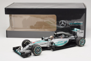 Mercedes W06 #44 L. Hamilton F1 World Champion 2015 Dealer Edition Minichamps 1:18 B66960539 Fém – 7. kép a 7-ből