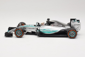Mercedes W06 #44 L. Hamilton Mercedes AMG Petronas Japanese Grand Prix Winner 2015 Minichamps 1:18 110150344 Fém – 3. kép a 7-ből