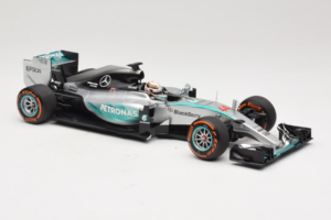 Mercedes W06 #44 L. Hamilton Mercedes AMG Petronas Japanese Grand Prix Winner 2015 Minichamps 1:18 110150344 Fém – 4. kép a 7-ből