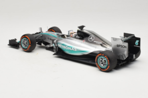 Mercedes W06 #44 L. Hamilton Mercedes AMG Petronas Japanese Grand Prix Winner 2015 Minichamps 1:18 110150344 Fém – 5. kép a 7-ből