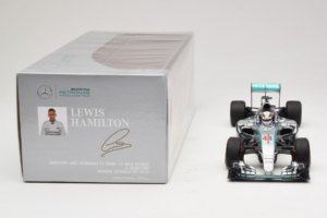 Mercedes W06 #44 L. Hamilton Mercedes AMG Petronas Japanese Grand Prix Winner 2015 Minichamps 1:18 110150344 Fém – 6. kép a 7-ből