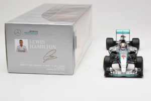 Mercedes W06 #44 L. Hamilton Mercedes AMG Petronas United States Grand Prix Winner World Champion 2015 Minichamps 1:18 110150 – 6. kép a 7-ből