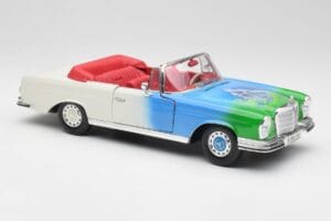 Mercedes 280SE W108 Tricolor Maisto 1:18 56014 Fém – 6. kép a 8-ből