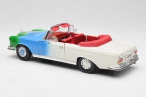 Mercedes 280SE W108 Tricolor Maisto 1:18 56014 Fém – 7. kép a 8-ből