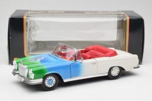 Mercedes 280SE W108 Tricolor Maisto 1:18 56014 Fém – 8. kép a 8-ből
