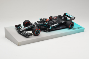 Mercedes W11 #63 G. Russell Mercedes AMG Petronas Sakhir Grand Prix 2020 Minichamps 1:18 113201663 Gyanta – 2. kép a 7-ből