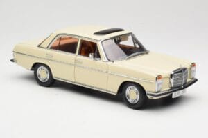 Mercedes W115 Strich 8 Krémszínű Sun Star 1:18 4581 Fém – 6. kép a 8-ből