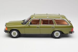 Mercedes W123 200T Cypress Zöld BoS Models 1:18 BOS008 Fém – 3. kép a 6-ből