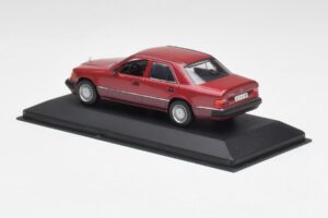 Mercedes 300D W124 Piros Minichamps 1:43 3209 Fém – 3. kép a 4-ből