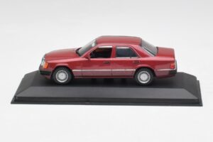 Mercedes 300D W124 Piros Minichamps 1:43 3209 Fém