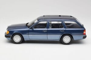 Mercedes 300D W124 T-Modell Nautical Kék Norev 1:18 183962 Fém – 4. kép a 8-ből