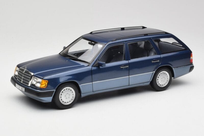 Mercedes 300D W124 T-Modell Nautical Kék Norev 1:18 183962 Fém