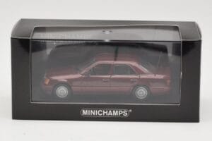 Mercedes W124 Dark Red Metallic Minichamps 1:43 MB002 Fém – 4. kép a 4-ből