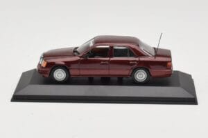 Mercedes W124 Dark Red Metallic Minichamps 1:43 MB002 Fém