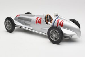 Mercedes W125 #14 Daimler-Benz AG M. von Brauchitsch 2nd Place German GP 1937 Minichamps 1:18 155373114 Fém – 5. kép a 6-ből