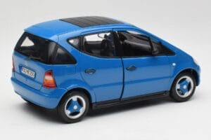 Mercedes A-Class W168 Azure Kék Maisto 1:18 50311 Fém – 3. kép a 8-ből
