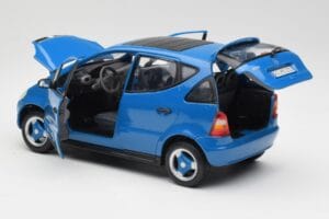 Mercedes A-Class W168 Azure Kék Maisto 1:18 50311 Fém – 5. kép a 8-ből
