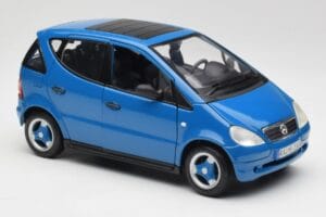 Mercedes A-Class W168 Azure Kék Maisto 1:18 50311 Fém – 6. kép a 8-ből