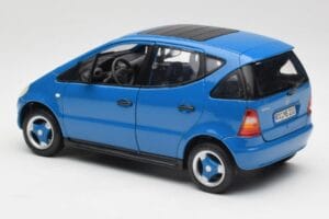 Mercedes A-Class W168 Azure Kék Maisto 1:18 50311 Fém – 7. kép a 8-ből