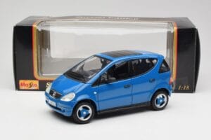 Mercedes A-Class W168 Azure Kék Maisto 1:18 50311 Fém – 8. kép a 8-ből