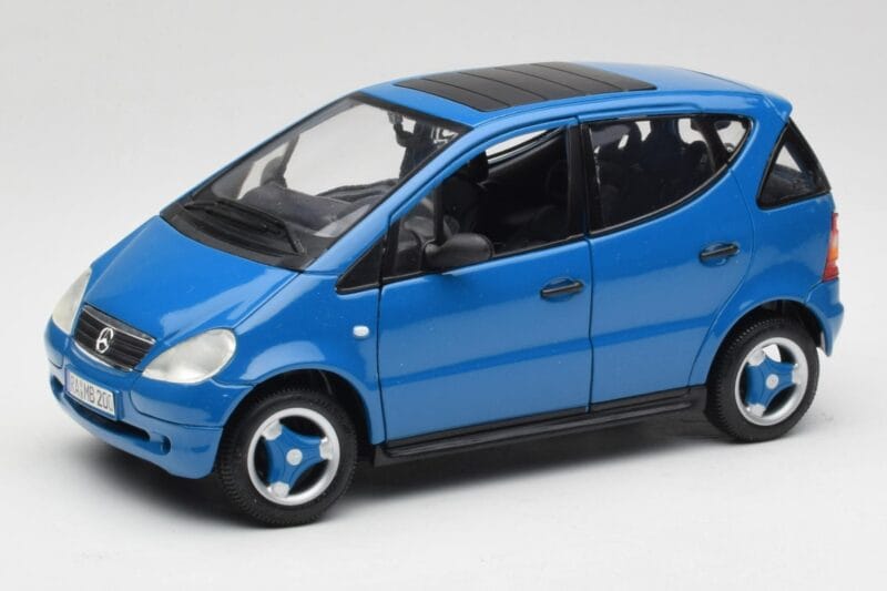 Mercedes A-Class W168 Azure Kék Maisto 1:18 50311 Fém