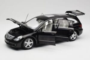Mercedes R-Class W251 Obsidian Fekete Minichamps 1:18 150034601 Fém – 2. kép a 8-ből