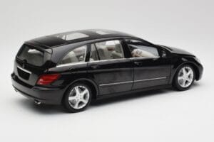 Mercedes R-Class W251 Obsidian Fekete Minichamps 1:18 150034601 Fém – 3. kép a 8-ből