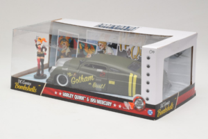 Mercury Gotham or Bust With Harley Quinn Figure Metals Diecast 1:24 30456 Fém – 3. kép a 3-ből