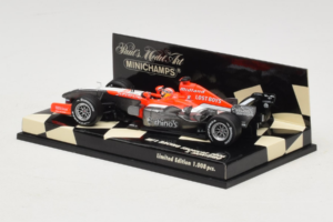 MF1 M16 #18 T. Monteiro MF1 Racing Showcar 2006 Minichamps 1:43 400060088 Fém – 3. kép a 5-ből