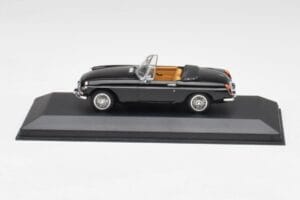 MGB Kabrió Fekete Minichamps 1:43 430131030 Fém