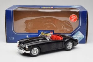 MGA English Roadster Fekete Revell 1:18 84559091 Fém – 8. kép a 8-ből