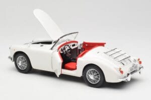 MGA Roadster Old English White Revell 1:18 08455 Fém – 5. kép a 8-ből