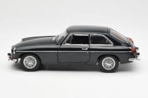 MGB GT Mk2 Coupe Racing Zöld AUTOart 1:18 76602 Fém – 4. kép a 8-ből