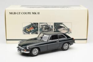 MGB GT Mk2 Coupe Racing Zöld AUTOart 1:18 76602 Fém – 8. kép a 8-ből