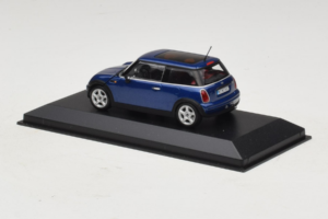 Mini Cooper Kabrió Kék Minichamps 1:43 80420309092-R1 Fém – 3. kép a 5-ből