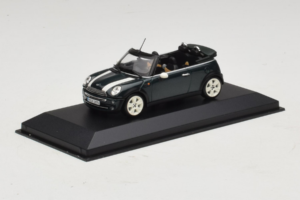 Mini Cooper Kabrió Zöld Fehér Csíkkal Minichamps 1:43 80420309093-R1 Fém – 2. kép a 5-ből