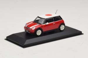 Mini Cooper Piros Japán Zászlóval Minichamps 1:43 80420309024-R1 Fém – 2. kép a 5-ből