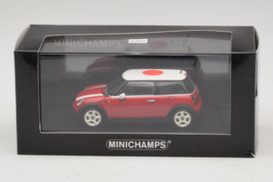Mini Cooper Piros Japán Zászlóval Minichamps 1:43 80420309024-R1 Fém – 5. kép a 5-ből