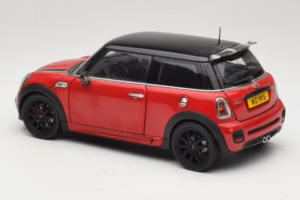 Mini Cooper John Cooper Works R56 Piros & Fekete Kyosho 1:18 80430419909 Fém – 7. kép a 8-ből