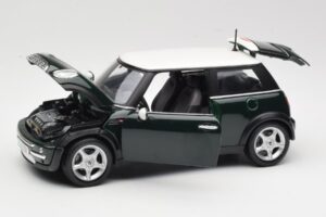 Mini Cooper Mk7 Zöld Maisto 1:18 7271336 Fém – 2. kép a 8-ből