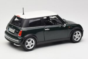 Mini Cooper Mk7 Zöld Maisto 1:18 7271336 Fém – 3. kép a 8-ből