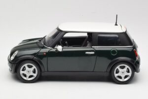 Mini Cooper Mk7 Zöld Maisto 1:18 7271336 Fém – 4. kép a 8-ből
