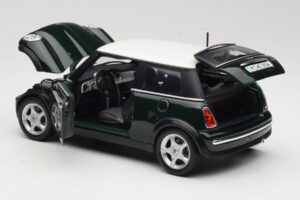 Mini Cooper Mk7 Zöld Maisto 1:18 7271336 Fém – 5. kép a 8-ből